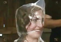 Heiße Blondine bekommt Sperma auf deutsch sprechende pornos die Brille