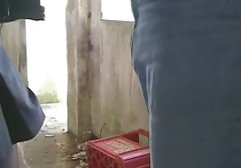 Junge sexy Lesben haben Spaß auf der Couch und lecken Muschi deutsch vintage porn