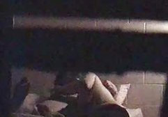 Die Schlampe masturbiert ihren kleinen Analfick und spritzt laut young porn german