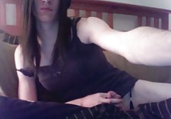 Die 18-jährige Blondine liebt es, ihre Muschi zu porntube german zupfen