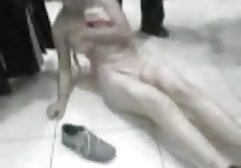 Die sexy Blondine in einem Netzoverall nimmt nach einer Vorbehandlung xhamster german retro einen dicken Schwanz in den Mund