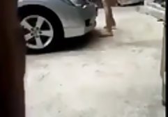 Die blauäugige blonde Schlampe lutscht den creampie deutsch hd Schwanz des jungen Mannes