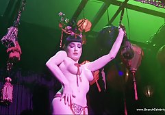 Süße Brünette lutscht Schwanz wie ein Profi xxx filme deutsch