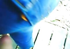 Eine junge Brünette arbeitet als Sekretärin und schließt sich gerne in orgasmus deutsch porn ihrem Büro ein und spielt in den Mittagspausen an ihrem rosa Schlitz herum