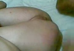 Junge, heiße Blondine genießt Joghurt und streichelt ihre rasierte Muschi porn free deutsch