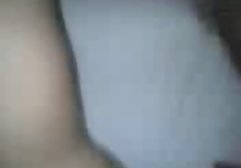 Latina knabbert an den classic porn deutsch Nippeln der Blondine und fickt sie anal durch